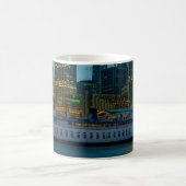 Blaue Stunde in der Stadt Kaffeetasse (Mittel)