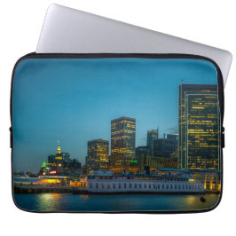 Blaue Stunde in der Stadt Laptopschutzhülle