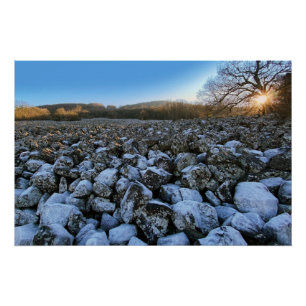 Blaue Stunde in der vulkanischen Region Frankreich Poster