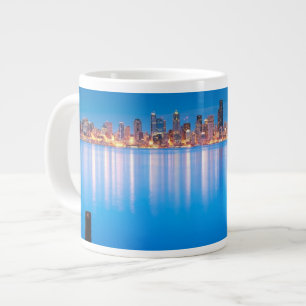 Blaue Stundenansicht von im Stadtzentrum gelegenem Jumbo-Tasse
