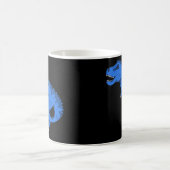 Blaue T-Rex auf grauem Aufkleber Kaffeetasse (Mittel)