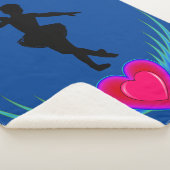Blaue Tanzdecke mit Ballerina und rosa Herzen. Sherpadecke (3/4)