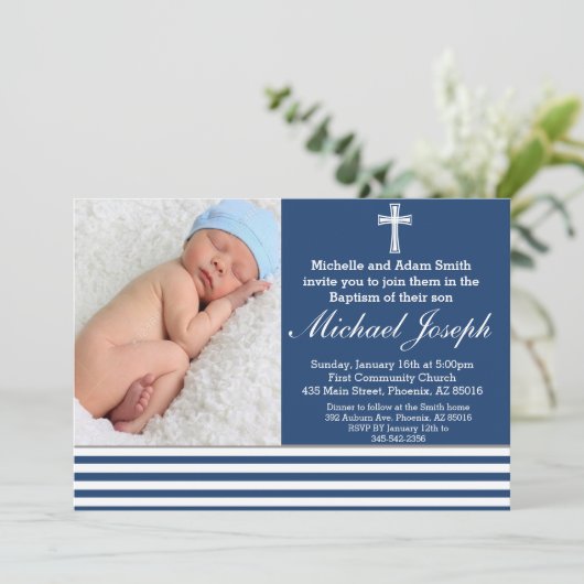 Blaue Taufe Religiöses Weißes Taufkreuzkreuz Einladung (Stehend Vorderseite)