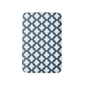 Blaue Trellis, Gitter, Quatrefolie Badematte (Vorderseite Vertikal)