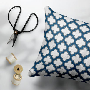 Blaue Trellis, Gitter, Quatrefolie Dekokissen