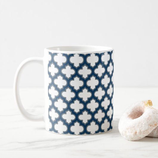 Blaue Trellis, Gitter, Quatrefolie Kaffeetasse (Mit Donut)