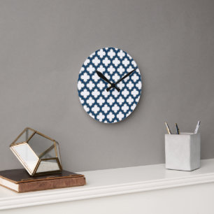 Blaue Trellis, Gitter, Quatrefolie Runde Wanduhr