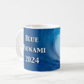 Blaue Tsunami-Wahl 2024 Kaffeetasse (Vorderseite Links)