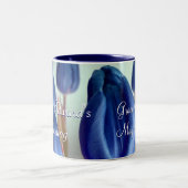 Blaue Tulips Zweifarbige Tasse (Mittel)