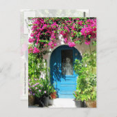 Blaue Tür gerahmt mit schönen Bougainvillea Postkarte (Vorne/Hinten)