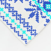 Blaue ukrainische Querstich-Muster-Baby-Decke Fleecedecke (Ecke)