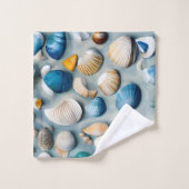 Blaue und beige Muscheln auf blauem Sand Badhandtuch Set (Waschlappen)