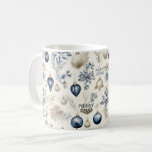 Blaue und beige Weihnachtsschmuck Muster Kaffeetasse (Vorderseite Links)