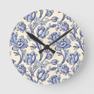 Blaue und cremefarbene Tulpen-Toile de Jouy im fra Runde Wanduhr