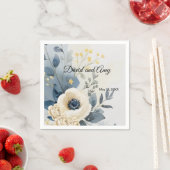 Blaue und cremefarbene und weiße Servietten (Beispiel)