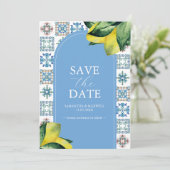 Blaue und gelbe Lemon Amalfi Hochzeitsankündigunge Save The Date (Stehend Vorderseite)