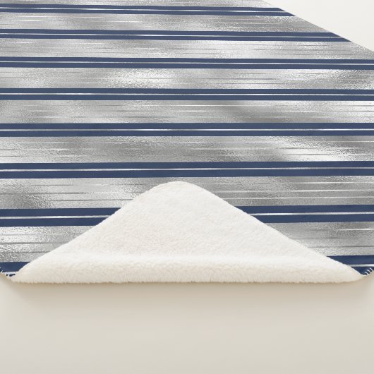 Blaue und graue glänzende Streifen Sherpadecke (3/4)