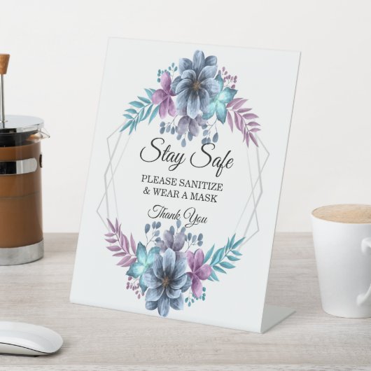 Blaue und Lila Flora und Fauna Sockelschild (In SItu)