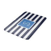 Blaue und Navy gestreifte Monogramm Badematte (Schrägansicht)