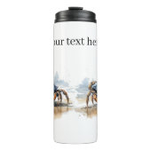 Blaue und orangefarbene Krabbe am Strand Thermosbecher (Vorderseite)