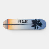 Blaue und orangefarbene Palmen Silhouette Skateboard (Horizontal)