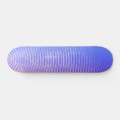 Blaue und orangefarbene Schallwellen Skateboard (Horizontal)