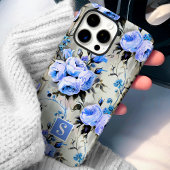 Blaue und Periwinkle-Monogramm-Blumen Case-Mate iPhone Hülle