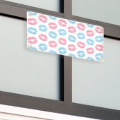 Blaue und rosa Lippenmuster, Lipstick, Kiss Banner (Äußeres Gebäude)