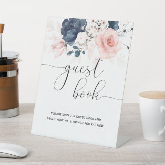Blaue und rosafarbene Hochzeitsschrift eines Gäste Sockelschild