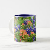 Blaue und rote Bluebonetze und Pinsel für Wildblum Zweifarbige Tasse (Vorderseite Links)