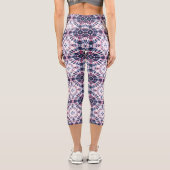 Blaue und rote Gefärbte Krawatte Capri Leggings (Rückseite)
