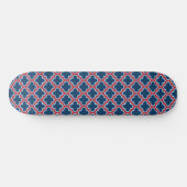 Blaue und rote marokkanische Trellis, Gitter, Quat Skateboard (Horizontal)
