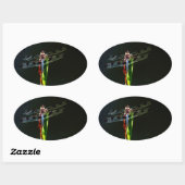 Blaue und schwarze Libelle auf grünem und rotem Gr Ovaler Aufkleber (Blatt)