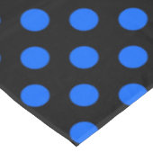 Blaue und schwarze Polka Tischdecke (Schrägansicht)