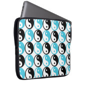 Blaue und schwarze Yangan-Muster Laptopschutzhülle (Vorne Rechts)
