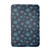 Blaue und Silberne Winterschneeflocken Badematte (Vorderseite Vertikal)