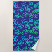 Blaue und türkisfarbene Blumen Strandtuch (Vorderseite)
