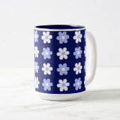 Blaue und weiße Blume-Muster auf Navy Blue Zweifarbige Tasse (VorderseiteRechts)
