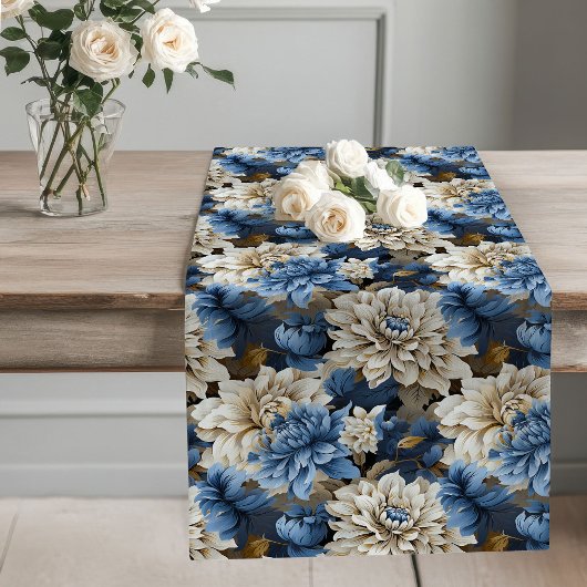 Blaue und weiße Blumen Chic Tischläufer