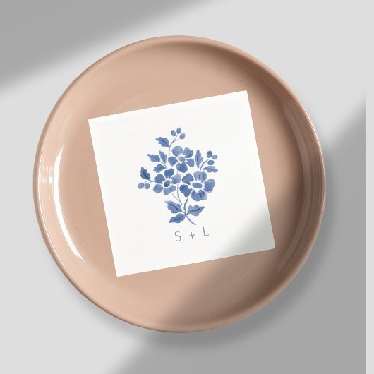 Blaue und weiße Blumen-Coupé-Initialen Hochzeit Serviette