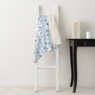 Blaue und weiße Blumenästhetik Sherpadecke