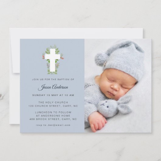 Blaue und weiße Blumenkreuz Fototaufe Einladung (Vorderseite)