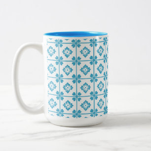 Blaue und weiße Blumenmosaik Zweifarbige Tasse