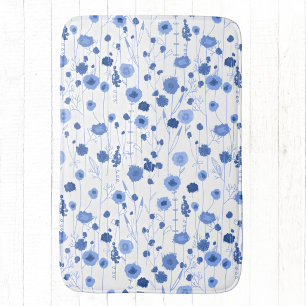 Blaue und weiße botanische Kunst mit Wildblumen Badematte