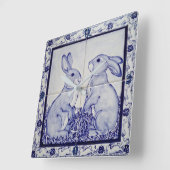 Blaue und weiße Bunny Rabbit Tile Clock Dedham Nav Quadratische Wanduhr (Winkel)