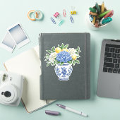 Blaue und weiße Chinoiserie-Vase mit Hortensien Aufkleber (iPad Hülle)