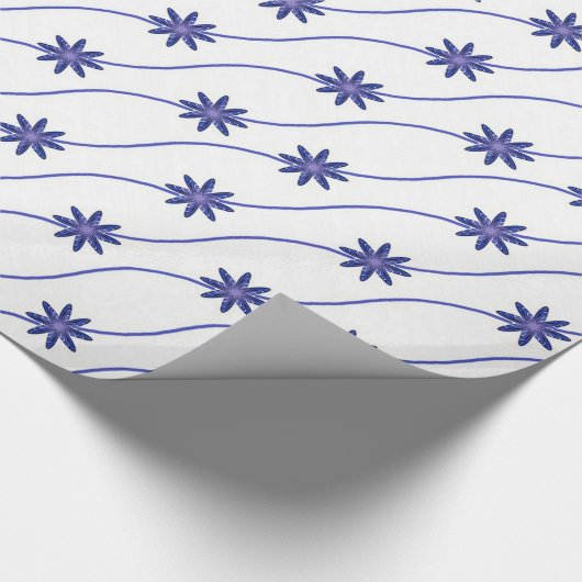 Blaue und weiße Daisketten Muster Papier Geschenkpapier (Ecke)