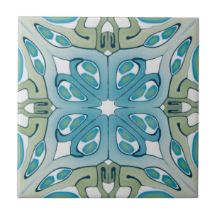 Blaue und weiße delikate Fliesen