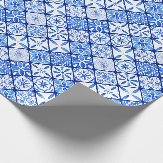 Blaue und weiße Fliesen Geschenkpapier (Ecke)