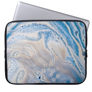 Blaue und weiße flüssige Kunst Laptopschutzhülle